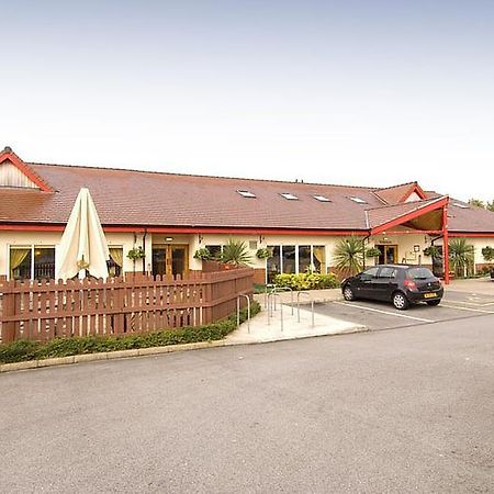 Premier Inn Oldham Central Exterior photo